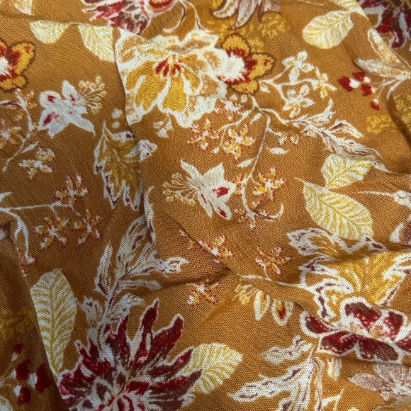 Thread & Clover Top - Picture 2 of 3